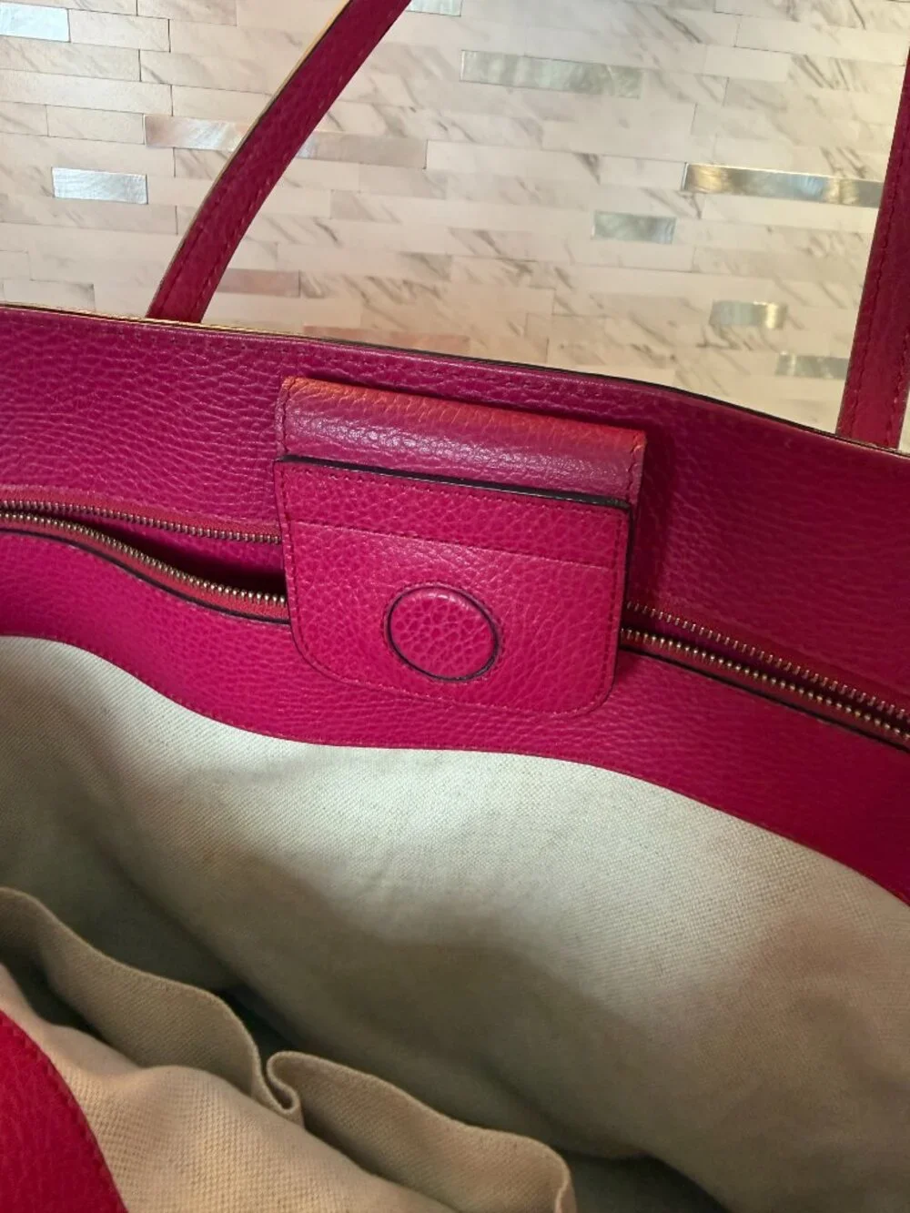 Gucci Swing Tote in Fuchsia Pink Pebbled Leather - large - Picture 7 of 14